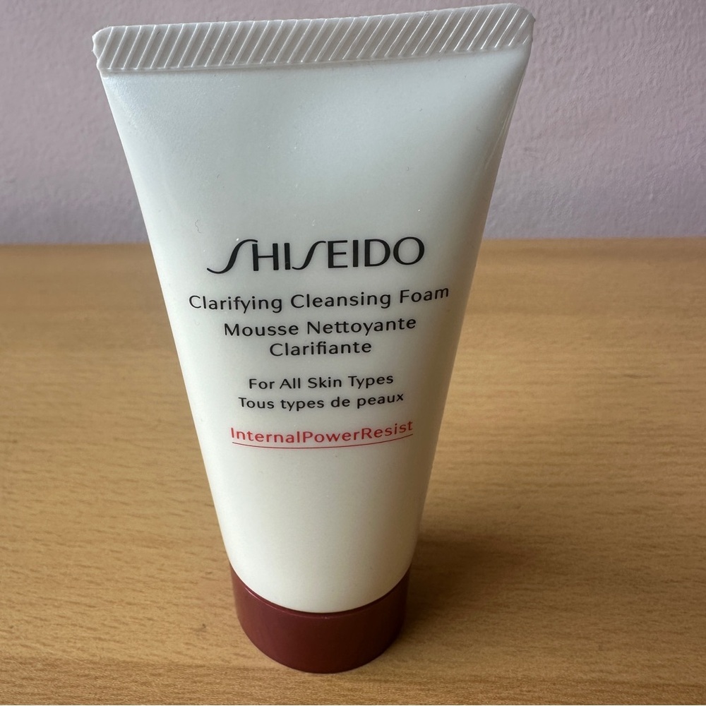 Brand New Shiseido Claryfying Cleansing Foam